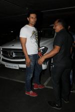 Randeep Hooda snapped at airport on 19th March 2016